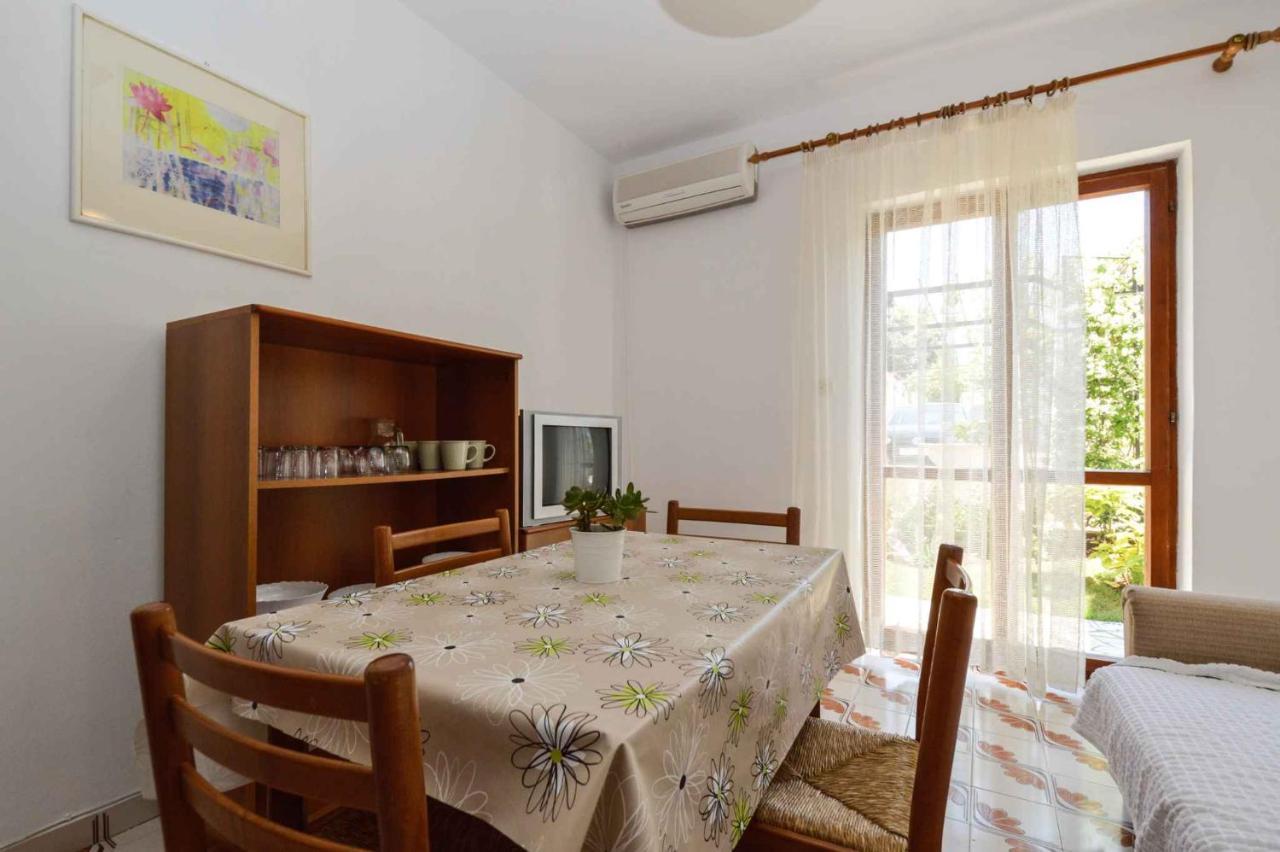 Apartment Silvia By Interhome Pula Exterior photo